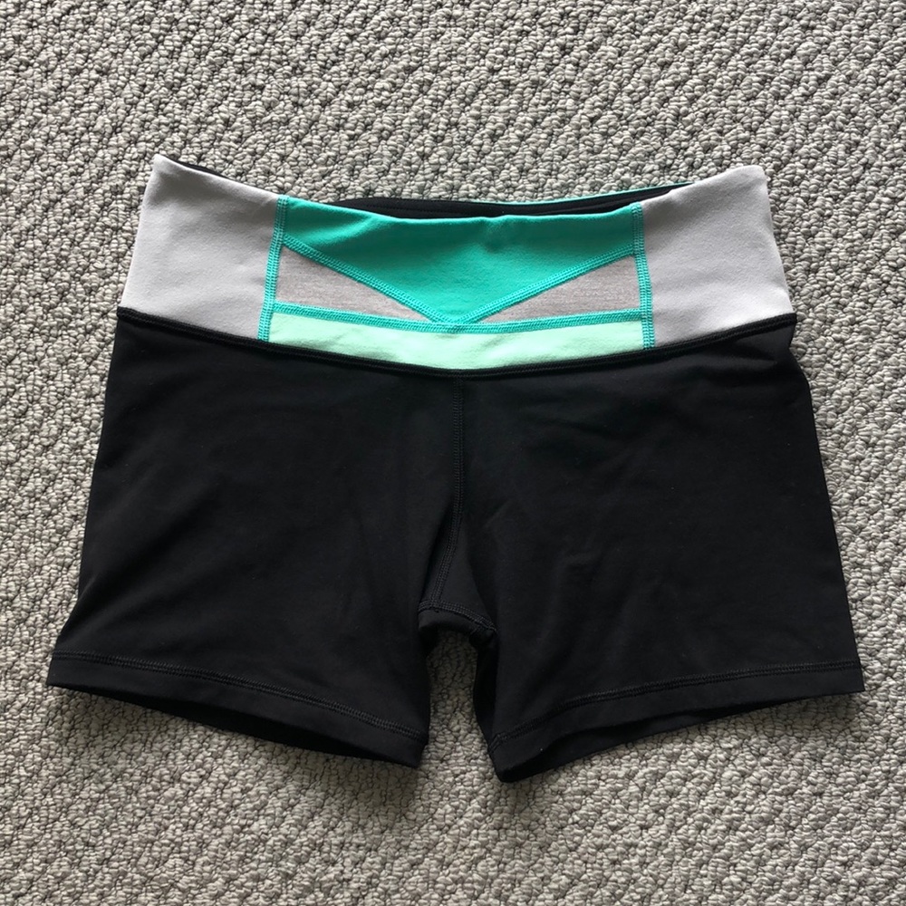 Lululemon Size 6 Bike Shorts